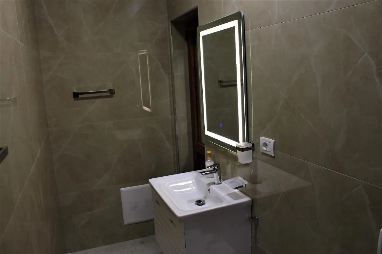 Hotel Vila Maledhi بيرات بيت ضيافة