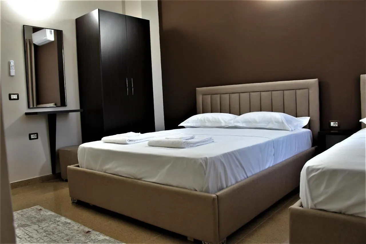 Hotel Vila Maledhi بيرات ألبانيا